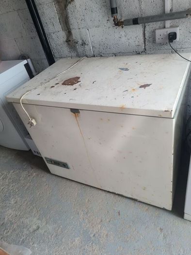 Chest freezer