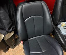 W211 Mercedes seats (some damage)