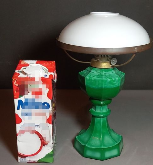 1938 Slevogt Gablonz malachite glass ar deco petroleum lamp