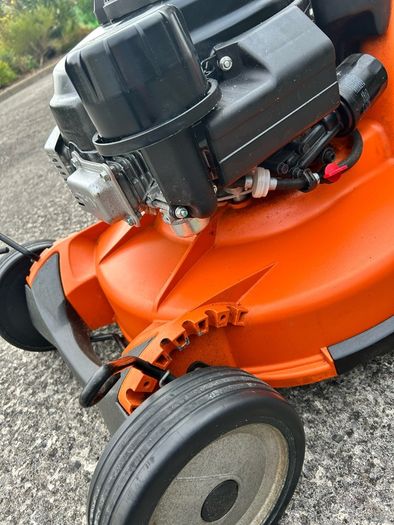 Stihl RM 756 YC self-propelled petrol lawnmower