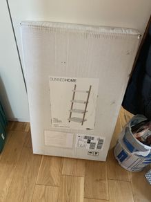 Ladder shelf
