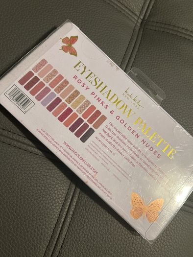24 colour Nicole miller pallet