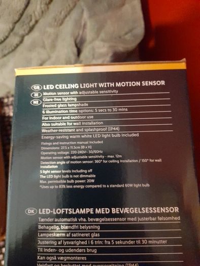 2 Ceiling sensor lights