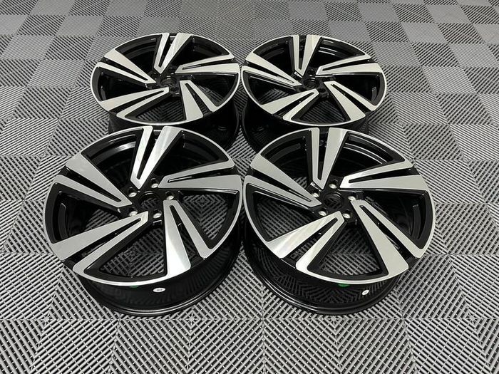 19" Inch Vw Nevada Style Alloy Wheels Golf MK6 MK7 MK8 Audi A3 Q3 Caddy Passat Skoda Octavia 5x112