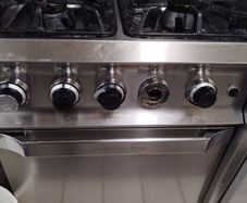 Cooker commercial with oven