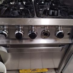 Cooker commercial with oven