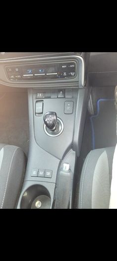 Toyota Auris Hybird automatic