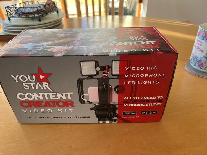 Content creator video kit to use with your own smartphone.