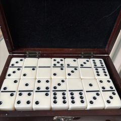 dominos