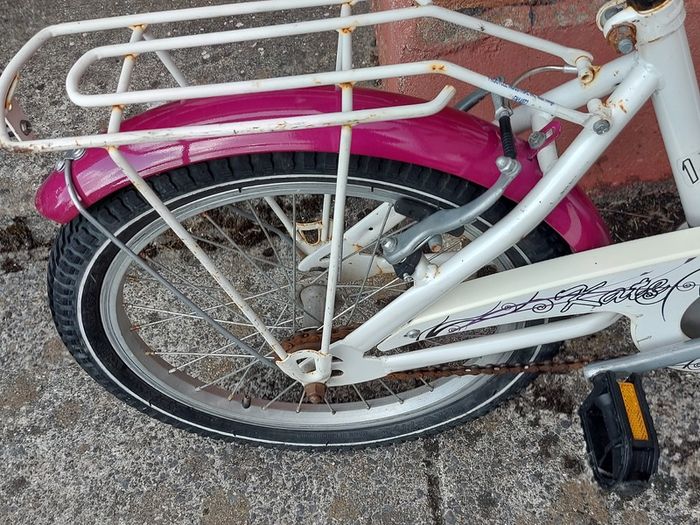 Girls Bike (Kate), 20 Wheels, in Excellent condition