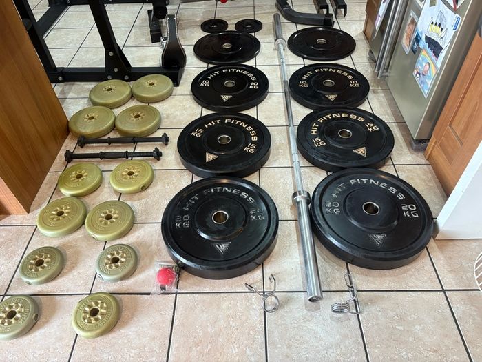 Heavy Gym Power Squat Rack Set, Bench, Bar / Weight Holders, Bars, Weights + More!!!