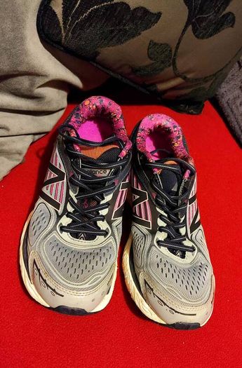 New Balance 860v7 Running Shoes Size EU 39 / US 8 / UK 6