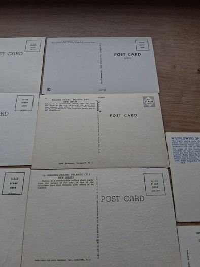 33 x USA And Canadian Mid Century Postcards