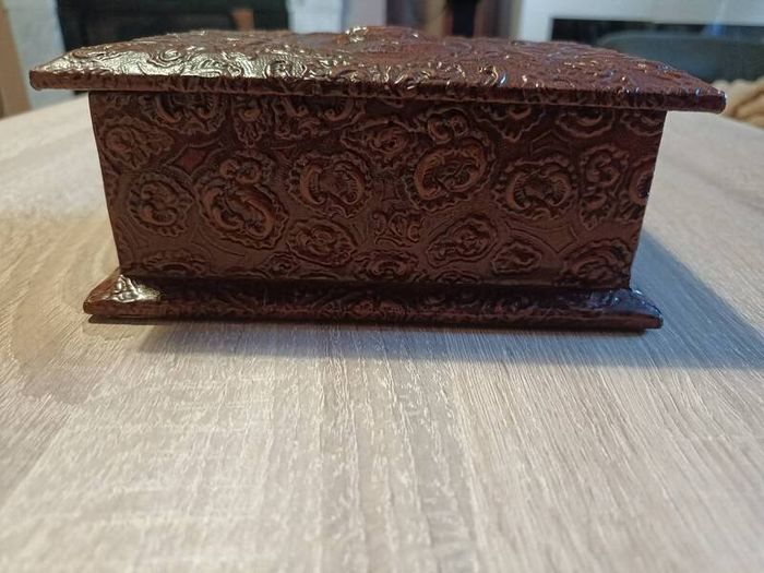 Vintage leather trinket box