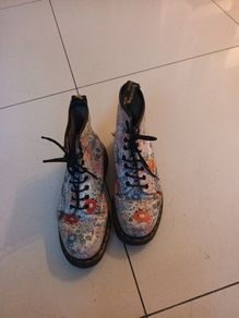 Dr. Marten Air Wair Collectable Vintage  Leather  Original   (Made In England)  Boots.    S.7