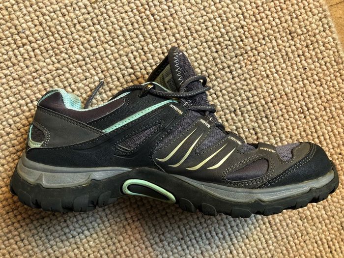 Once worn | Salomon Ladies Trail Shoes | Size 4.5