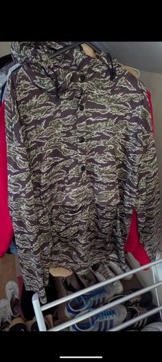 Unbranded camo overhead smock