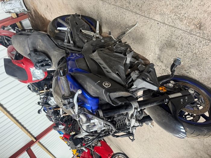 2017 Yamaha mt 10 breaking
