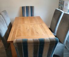 Wooden extendable dining table and 6 dining chairs