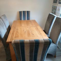 Wooden extendable dining table and 6 dining chairs