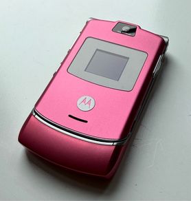 Vintage Motorola RAZR V3 Pink Flip Phone - Brand New / Unused Condition (Factory Film On)
