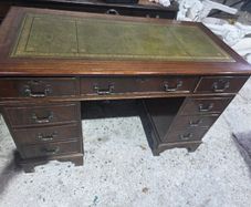 desk chesterfield