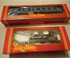 Hornby etc. OO Train/Carriages etc. Job lot. READ AD.