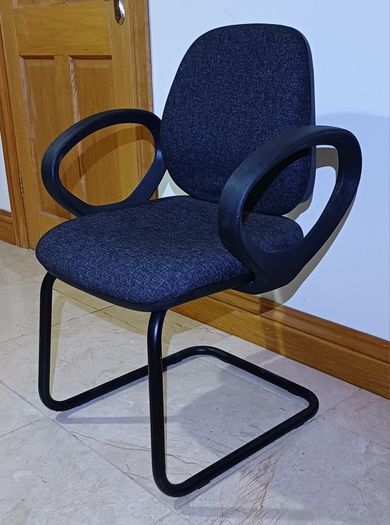 Teknik Fabric Meeting Room Chair
