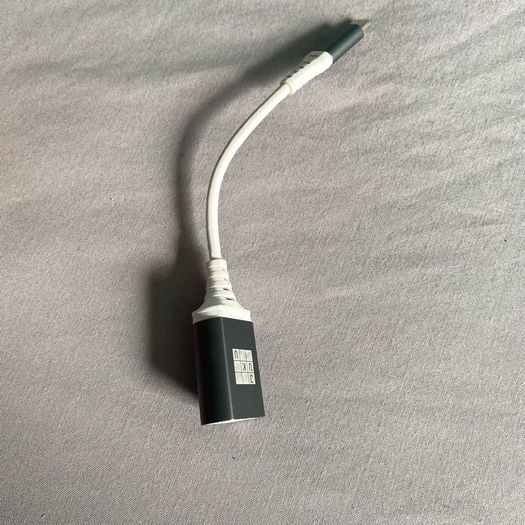 Miscellaneous electronic cables