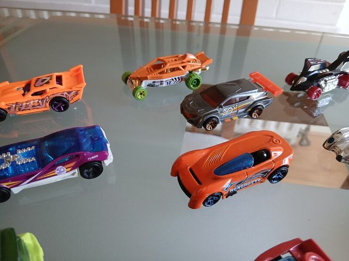 22 Hot Wheels Toy Cars Lot 1:64 Scale