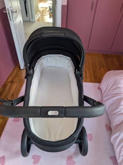 Cybex Balios pushchair bundle with Cloud T car seat.