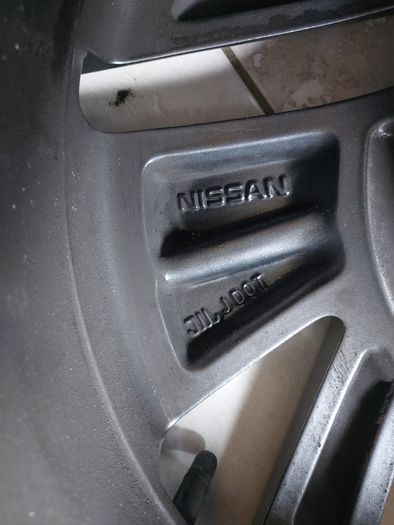 1 x Genuine Nissan Qashqai 17'' Alloy Wheel - Nationwide Delivery