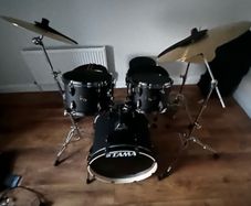 Tama Imperialstar five piece Drum Kit with Crash/Ride/Hi-Hat Symbals. Vic Firth Mute Pads included