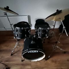Tama Imperialstar five piece Drum Kit with Crash/Ride/Hi-Hat Symbals. Vic Firth Mute Pads included