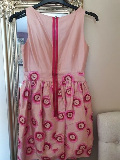 dress stunning Alannah Hill size 8