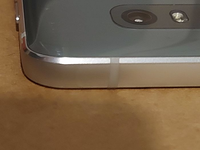 LG G6 mobile phone, 32GB, sim tray missing, excellent cosmetic condition otherwise