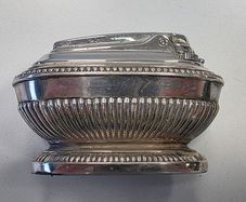 Vintage 1950s Ronson Queen Anne Silver Plated Table Lighter (Made in England)
