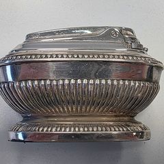Vintage 1950s Ronson Queen Anne Silver Plated Table Lighter (Made in England)