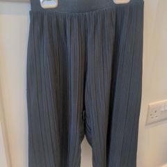H&M girls culot type trousers
