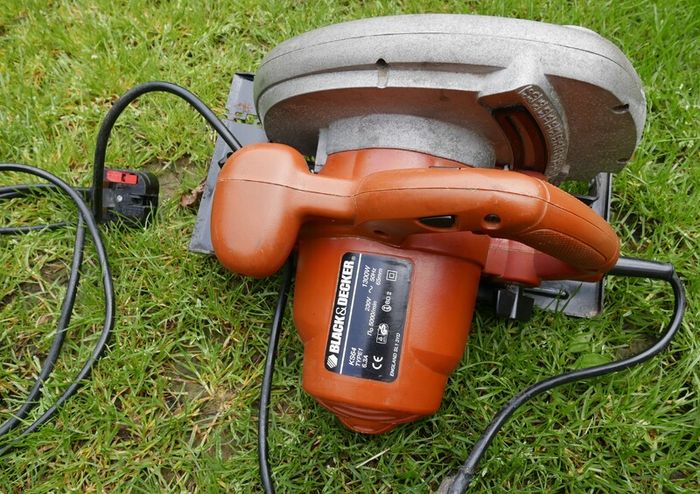 Black & Decker KS64 Circular Saw 230V 1300W 65mm (working)