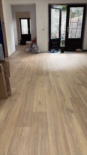 14mm laminate flooring - brand new - Gold oak