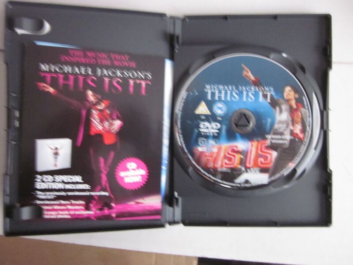 Michael Jackson's This Is It [2 Disc Collector's Edition] [DVD] [2010]