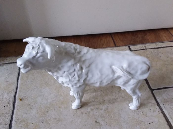 Shebeg Isle of Man : White Bull - Repaired