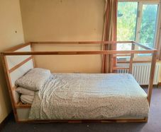 Kura kids bed