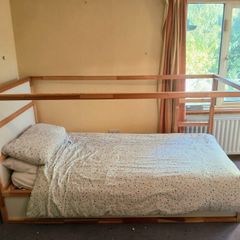 Kura kids bed