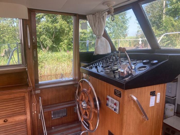 Broom Motor Cruiser