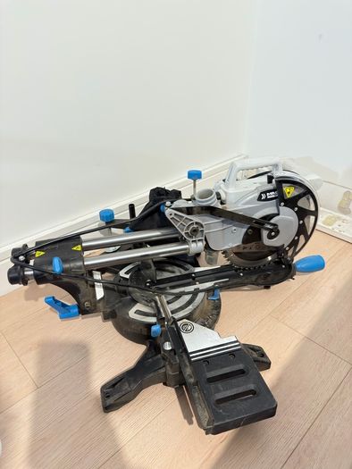 MACallister sliding mitre saw,with receipt from B&Q ,used for one apartment flooring.(No Delivery)