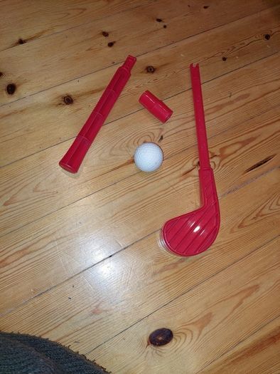 Toy golf club and toy golf ball