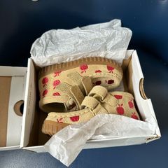 baby shoes size 22, uk 5.5G, clarks