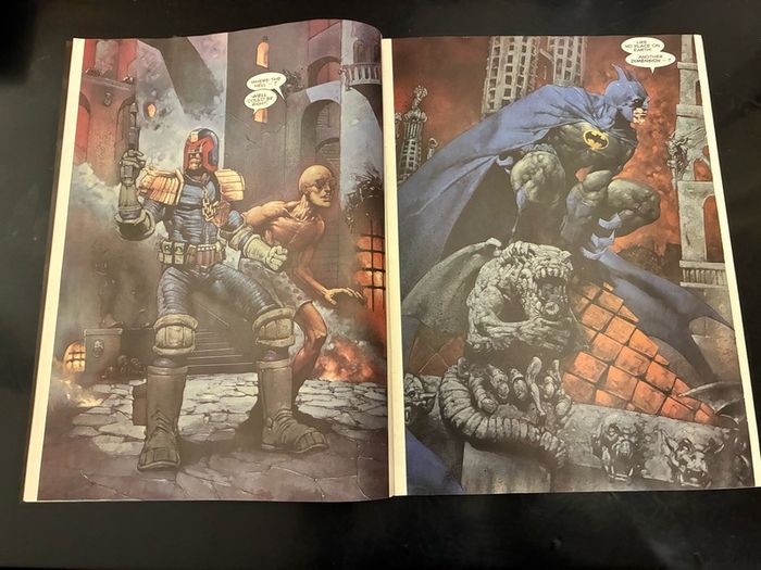 Batman / Judge Dredd - The Ultimate Riddle